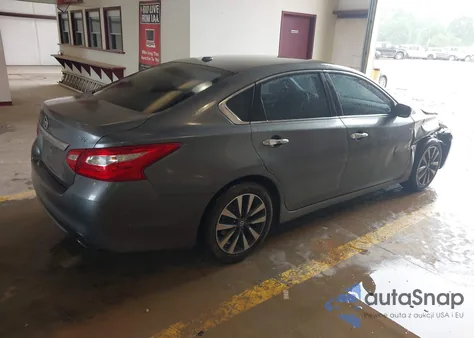 2017 Nissan Altima 2.5 Sv z USA, uszkodzony, nr VIN 1N4AL3AP5HC193769